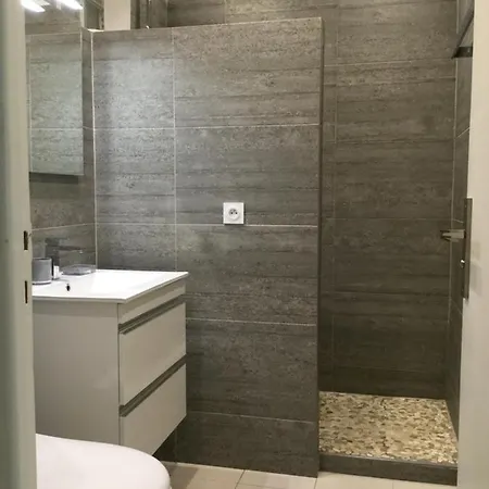 Carré D’or Super 2 Pièces Appartement