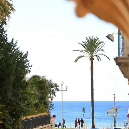 Lux Negresco