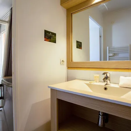 Apartment Air-Conditioned Studio With Swimming Pool Close To The Sea Nice
