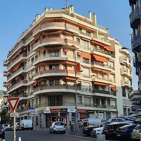 Hotel Sur Le Toit Nice