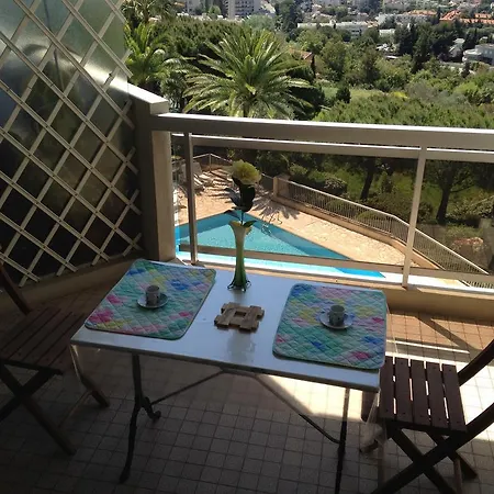 Studio Vue Mer-piscine Nice