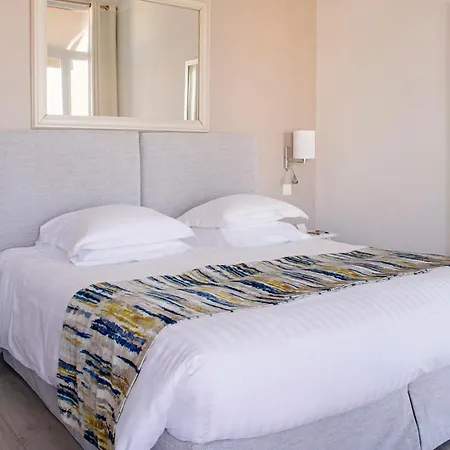 Suisse Hotel 4*