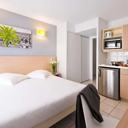 Appart hôtel Adagio Access Magnan 2*