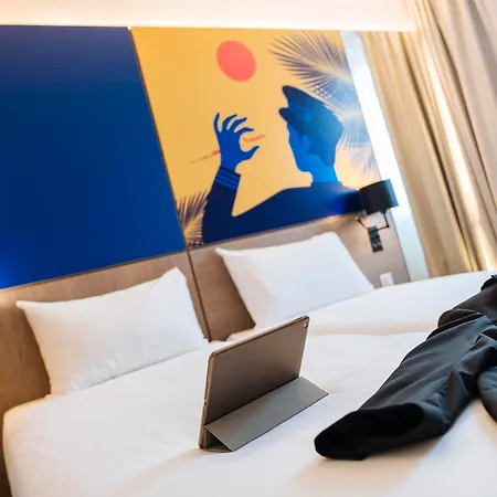 Ibis Styles Aeroport Arenas Hotel 3*