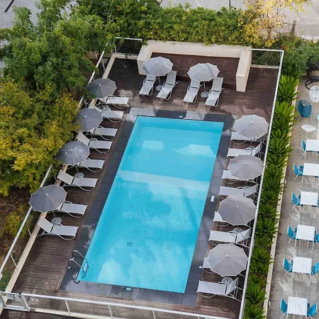 Novotel Airport 4*
