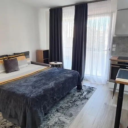 Lovely 1 Bedroom Vacation With Free Parking. Appartement Nice