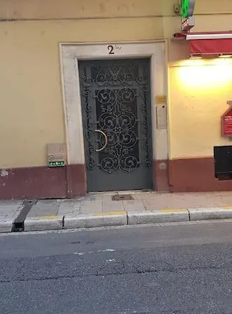 Appartement Studette En Plein Cœur Du Vieux *