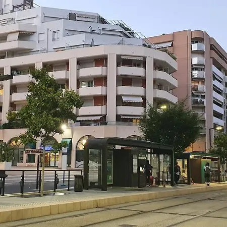 Appartement Lovely 1 Bedroom Vacation With Free Parking.