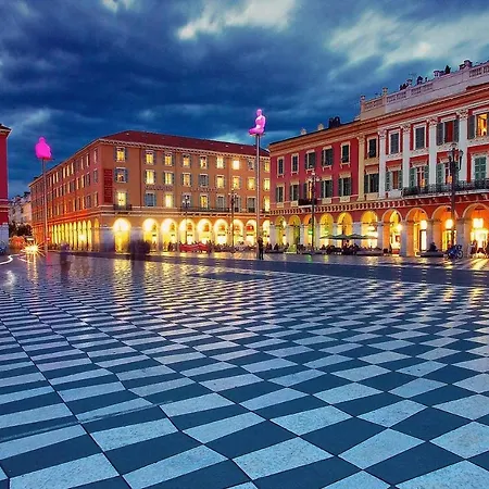 Plein Centre Climatisé Et Spacieux Avec Grande Terrasse Sur Le Toit à Nice