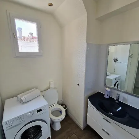 Plein Centre Climatisé Et Spacieux Avec Grande Terrasse Sur Le Toit à Appartement *