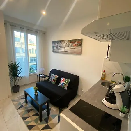 Sur Avenue Jean Médecin à Appartement *