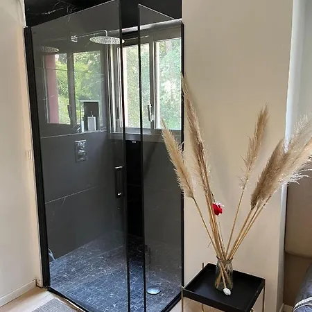 Beautiful Apt - 10Mn Walk From Beach Apartment
