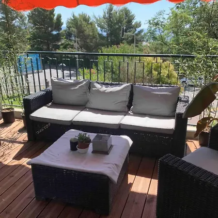 Beautiful Apt - 10Mn Walk From Beach Apartment *