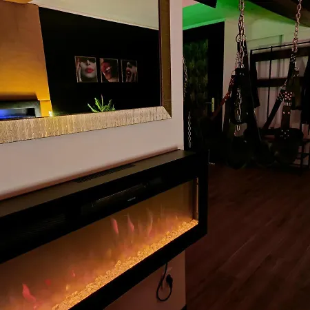 Appartement La Loveroom Bdsm De La Luxe Des Désirs