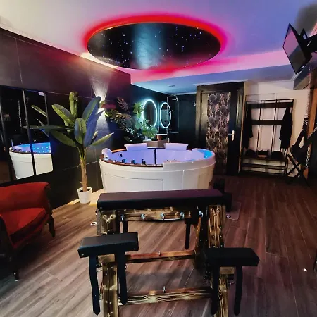 Appartement La Loveroom Bdsm De La Luxe Des Désirs Nice