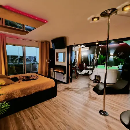 Appartement La Loveroom Bdsm De La Luxe Des Désirs *
