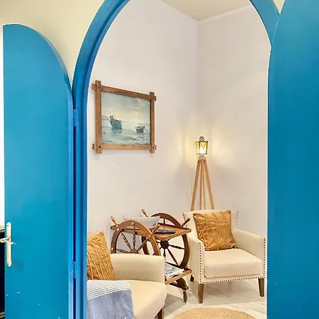 Apartment Nautical Living In The Sought-after Port