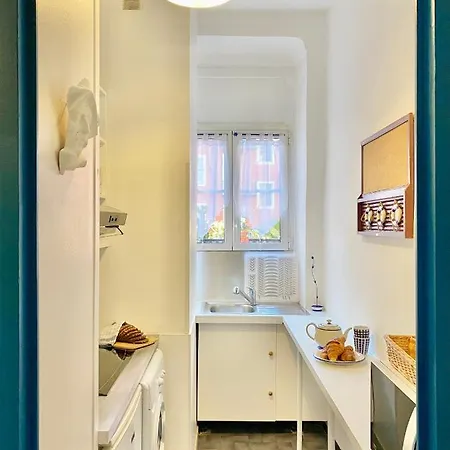 Nautical Living In The Sought-after Port Apartment Nice