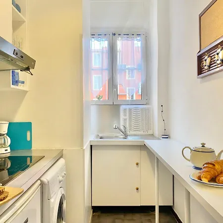 Nautical Living In The Sought-after Port Apartment Nice