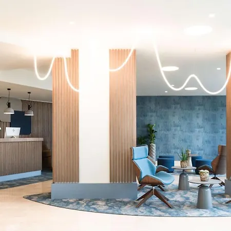 Radisson Airport 4*
