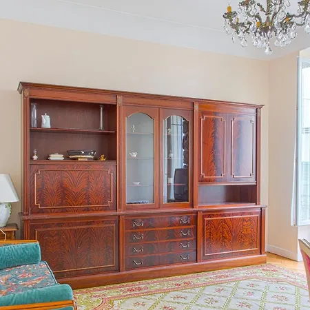 Large 2br Sunny 20 Meter Terrace Parking Shops Appartement Nice