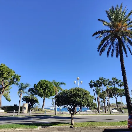Le 323 Prom - Beachfront - Parking - Near Tram &supermarket - Ac - Washing Machine Apartment *
