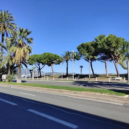 Le 323 Prom - Beachfront - Parking - Near Tram &supermarket - Ac - Washing Machine Apartment Nice