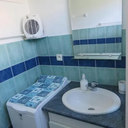Nord 2 Pieces Calmes,wifi,clim,balcon,parking Appartement *