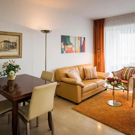 Les Oliviers Ueber Den Daechern Von Ruhig Sonnig Meerblick Pool Tiefgarage Parkplatz Appartement