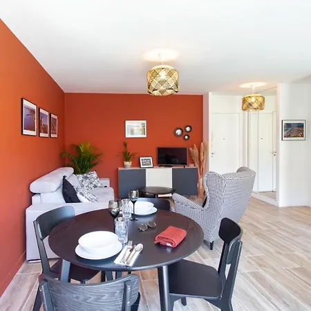 Apartment #4 Staywiz Us - Papon Parking Climatise Terrasse & Wifi 5mins A Pieds Du Vieux