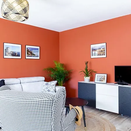Apartment #4 Staywiz Us - Papon Parking Climatise Terrasse & Wifi 5mins A Pieds Du Vieux *