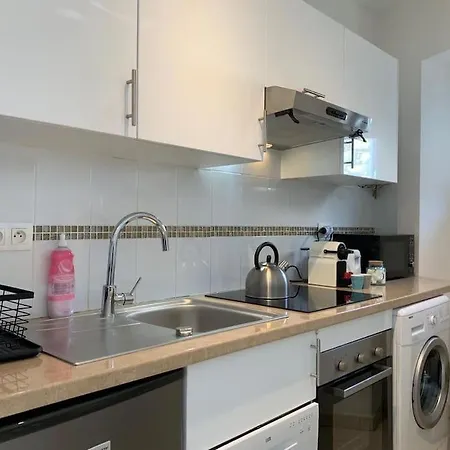 Apartment #10 1bdr Cassini Central 1min Port/old Town Ac Fibre Ideal