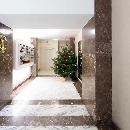 #33 Smolett 2min Walk To Tram 10min Sea & Apartment *