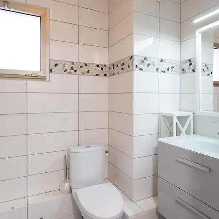 #33 Smolett 2min Walk To Tram 10min Sea & Apartment *