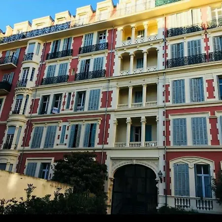 Floor Nest, Balcony Close To Sea And Old-town Bail Mobilite Apartment *