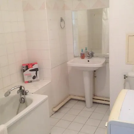 Studio With Balcony In - 15 Min From The Sea Nice