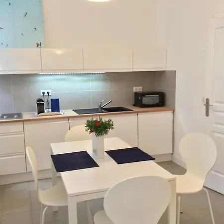 L'appartement Bleu Apartment *