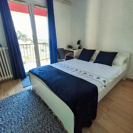 Renovated Fully Equipped Apartment Nice