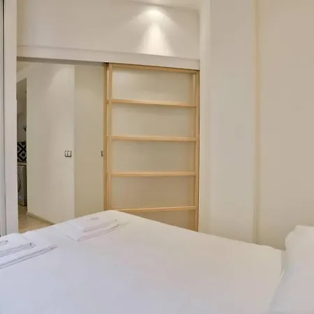 Beautiful Studio Near The Heart Of Apartment Nice