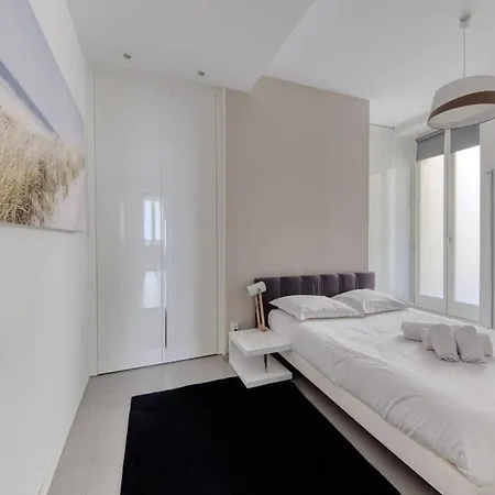 Wonderful Next To The Beach Apartment Nice