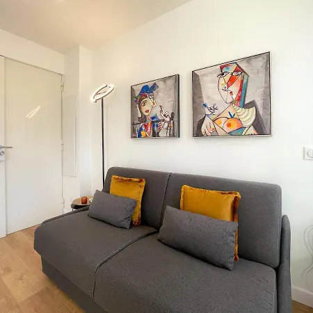 -marceau- Climatise, Central Apartment *