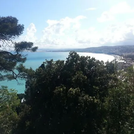 & Les Cypres Apartment *