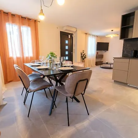 Apartment Luxury Room, Parking, Wifi, Jacuzzi, Balneo *