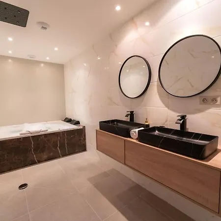 Luxury Room, Parking, Wifi, Jacuzzi, Balneo * Nice