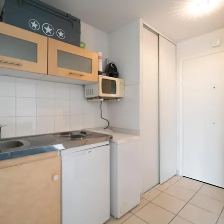 Charming Studio With Balcony In Apartment Nice