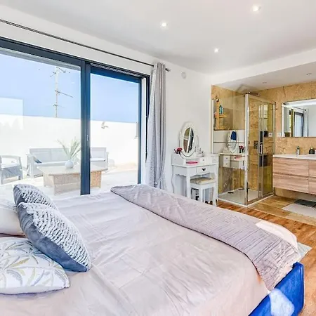 Villa Paradise - 5min Walk - 10min Streetcar Downtown *