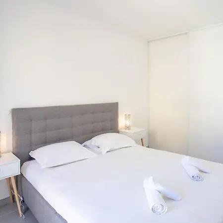 Luxurious Serviced In The French Riviera , Monaco Apartment *