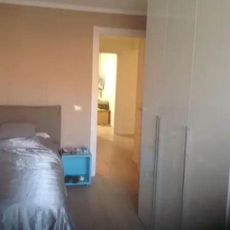 Appartement Zona Porto A 10 Mn A Piedi Dal Mare *