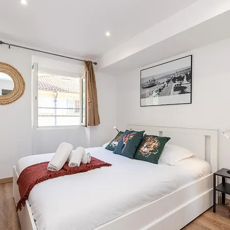 Appartement Spacious 2 Bdr Old Town Heart *