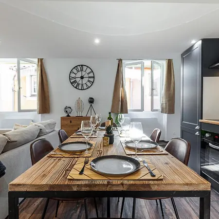 Spacious 2 Bdr Old Town Heart Appartement
